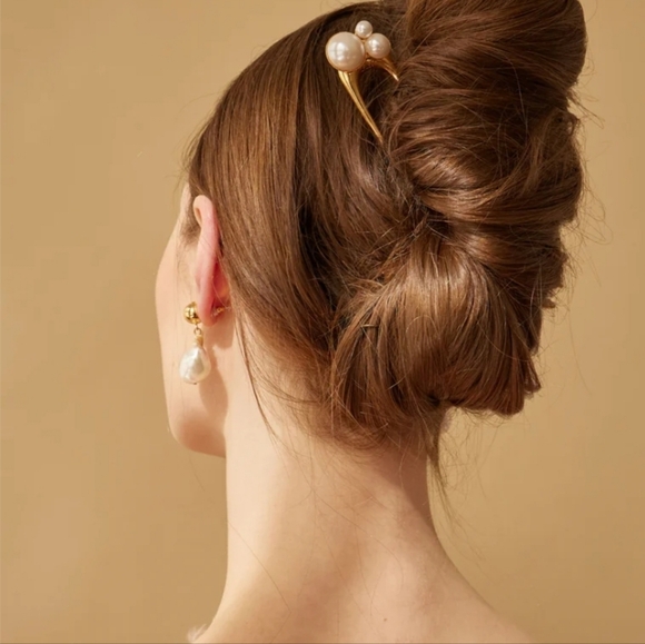 Hairpin u shaped golden with large pearl - Picture 3 of 3